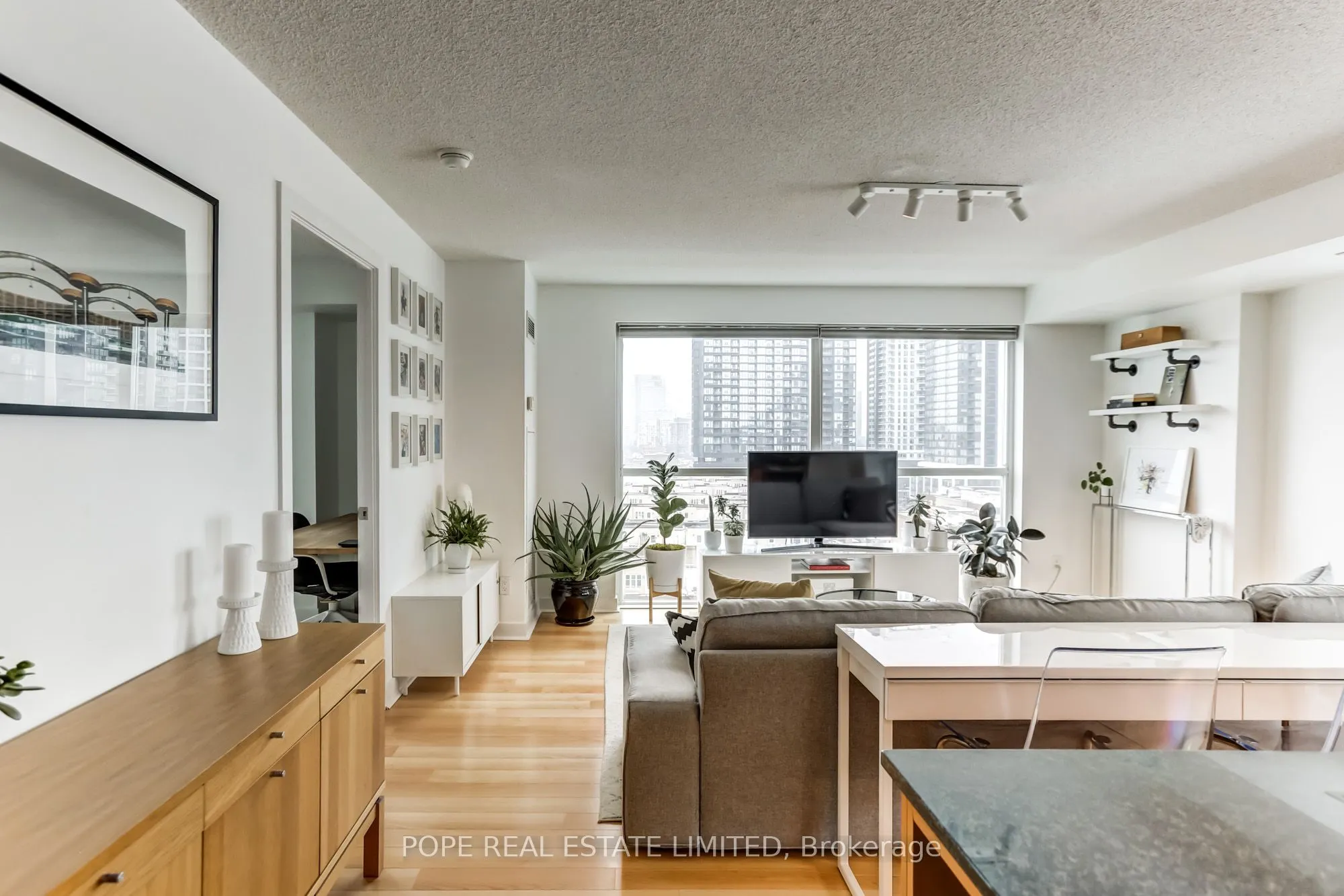 80 Western Battery Road, #811