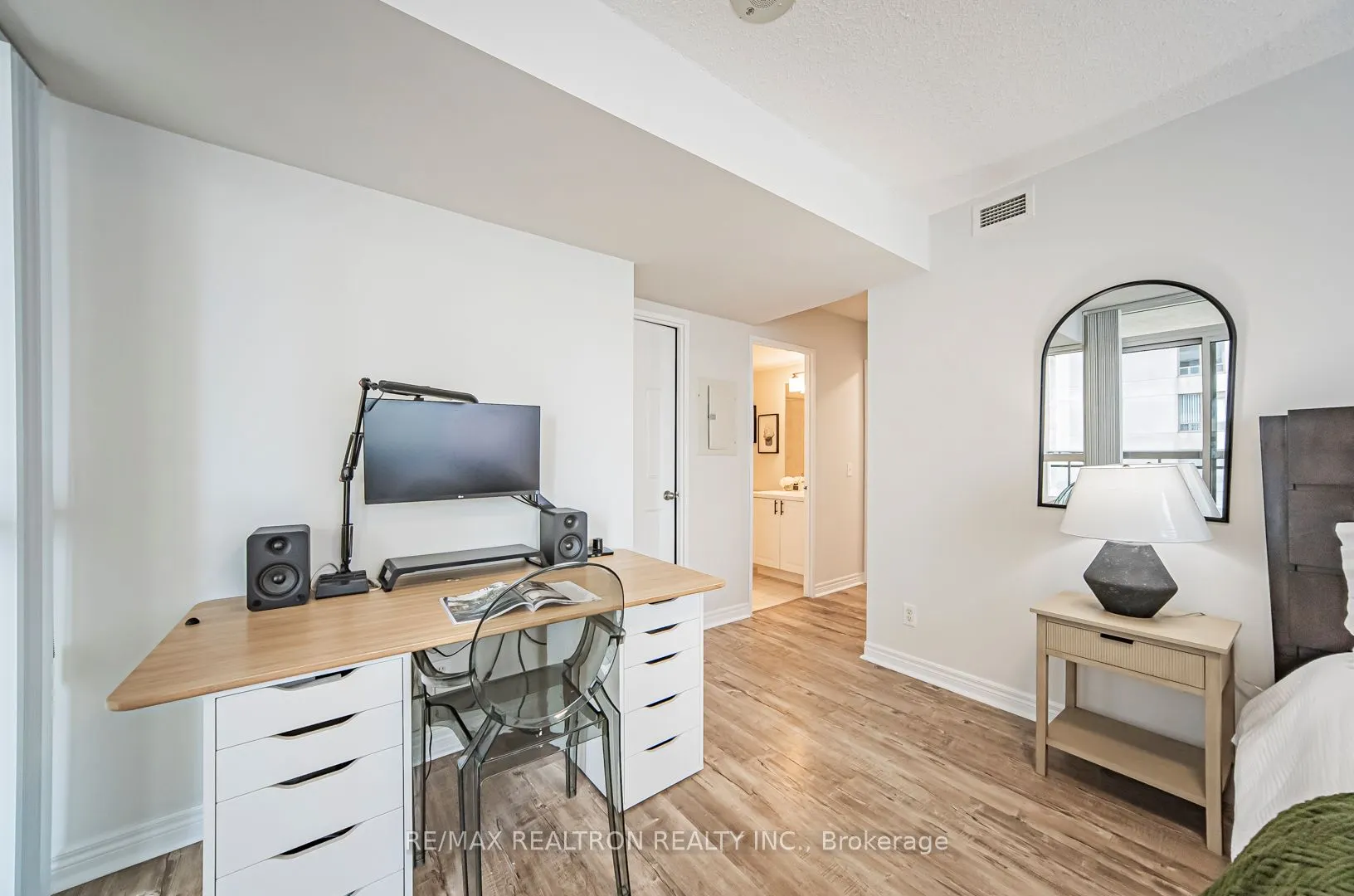 18 Parkview Avenue, #503