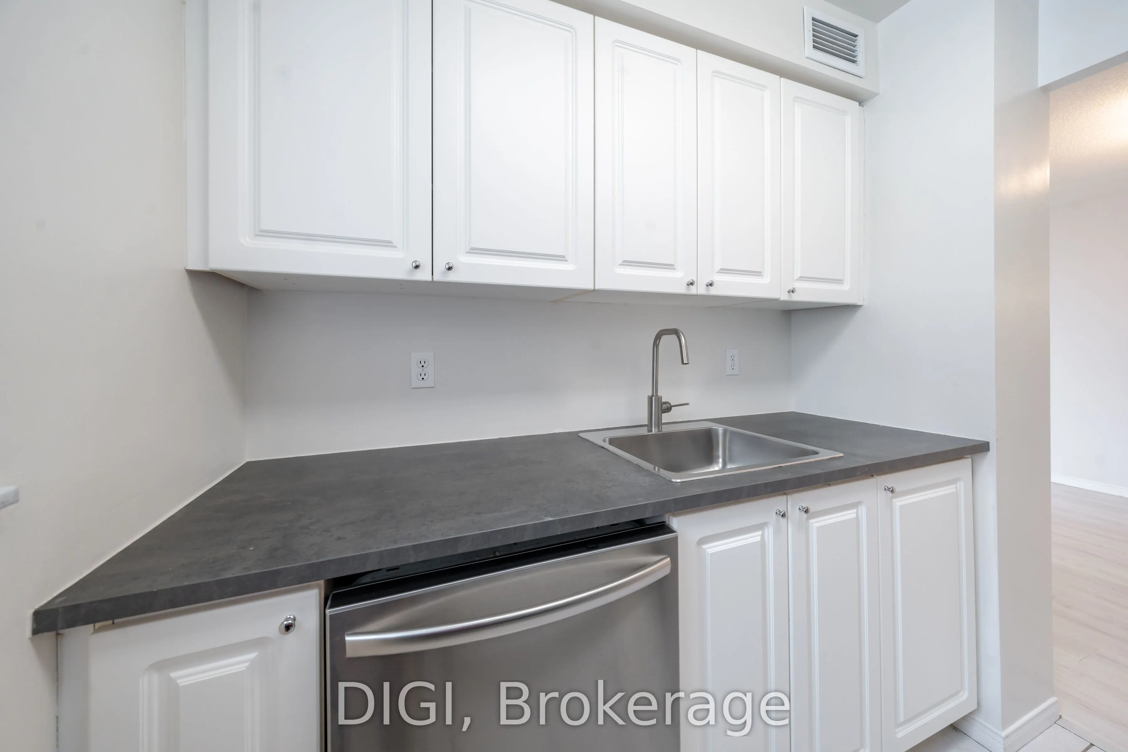 1 Pemberton Avenue, #502