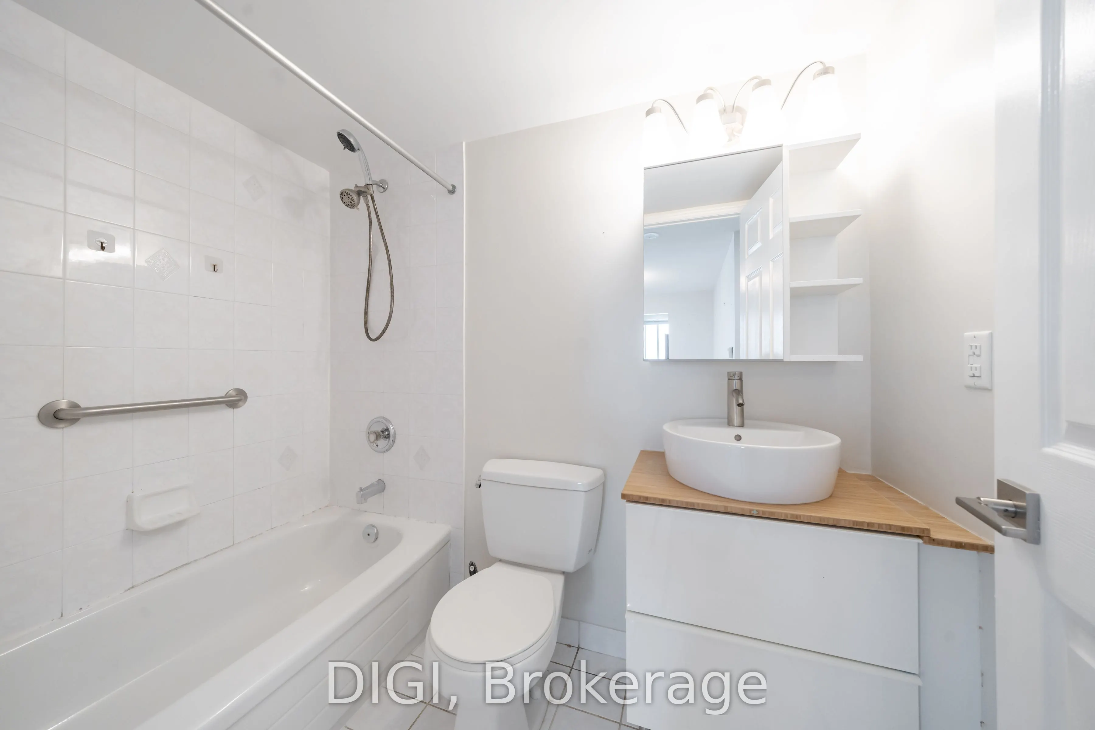 1 Pemberton Avenue, #502