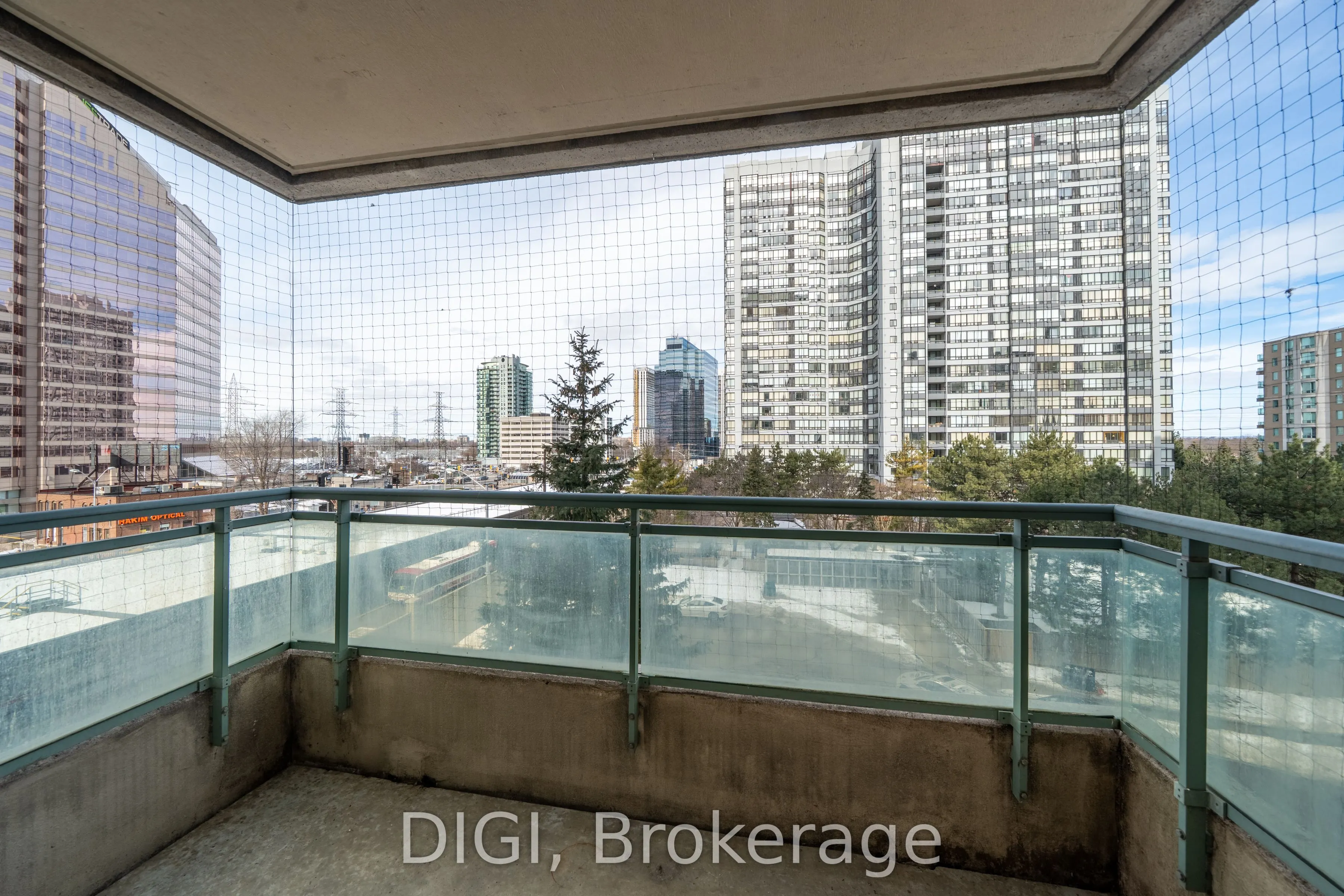 1 Pemberton Avenue, #502