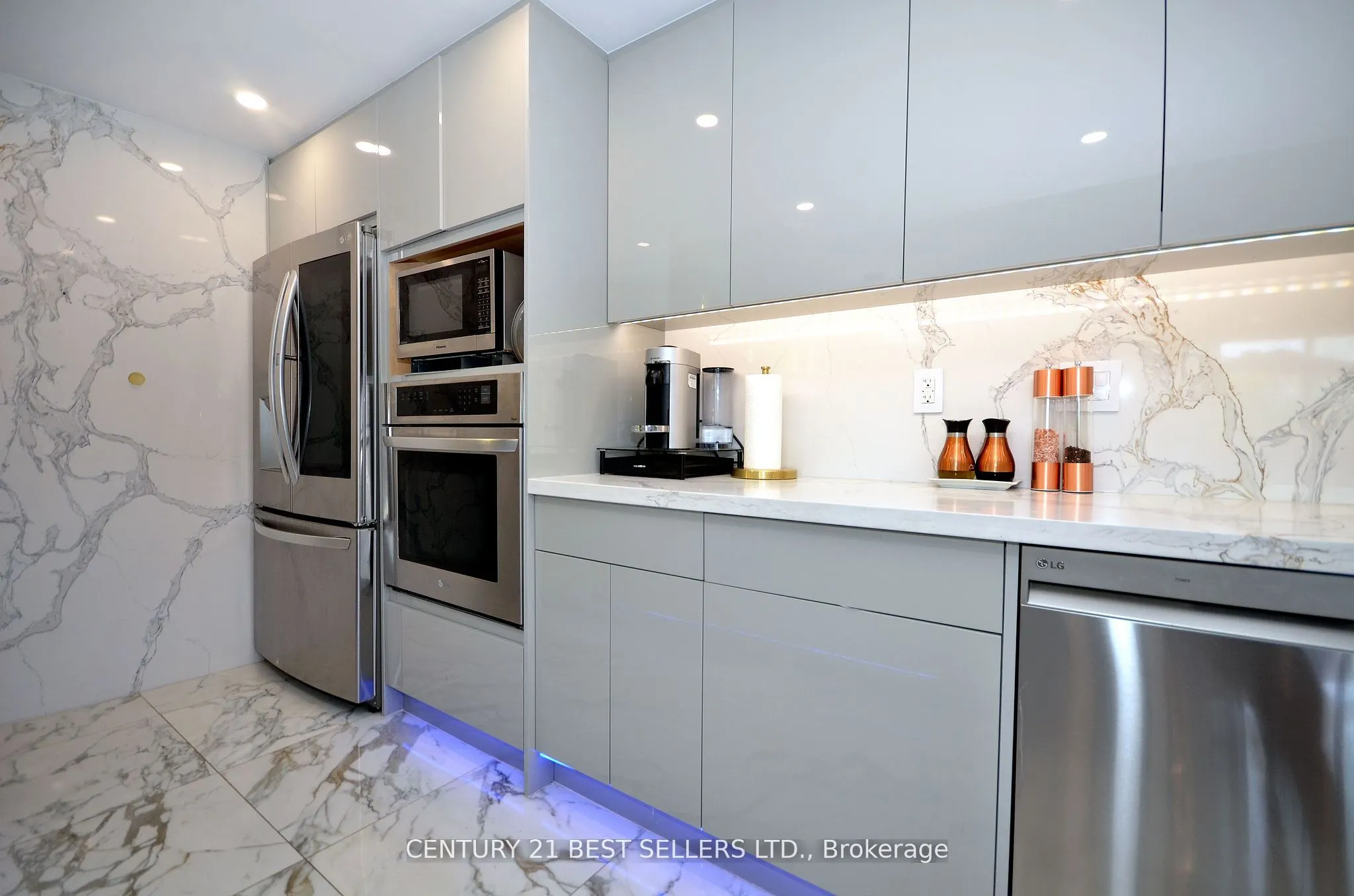 100 Canyon Avenue #302
