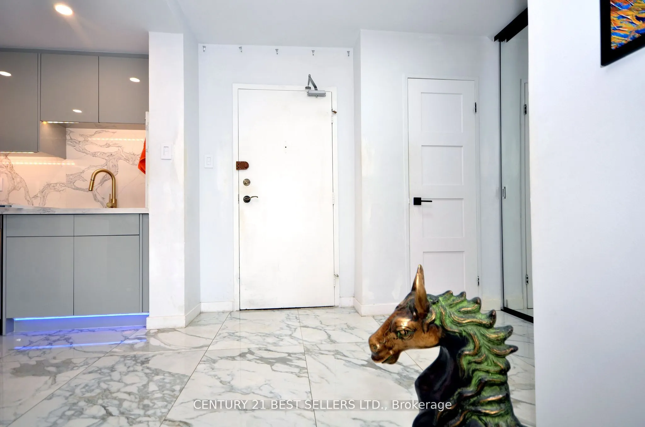 100 Canyon Avenue #302