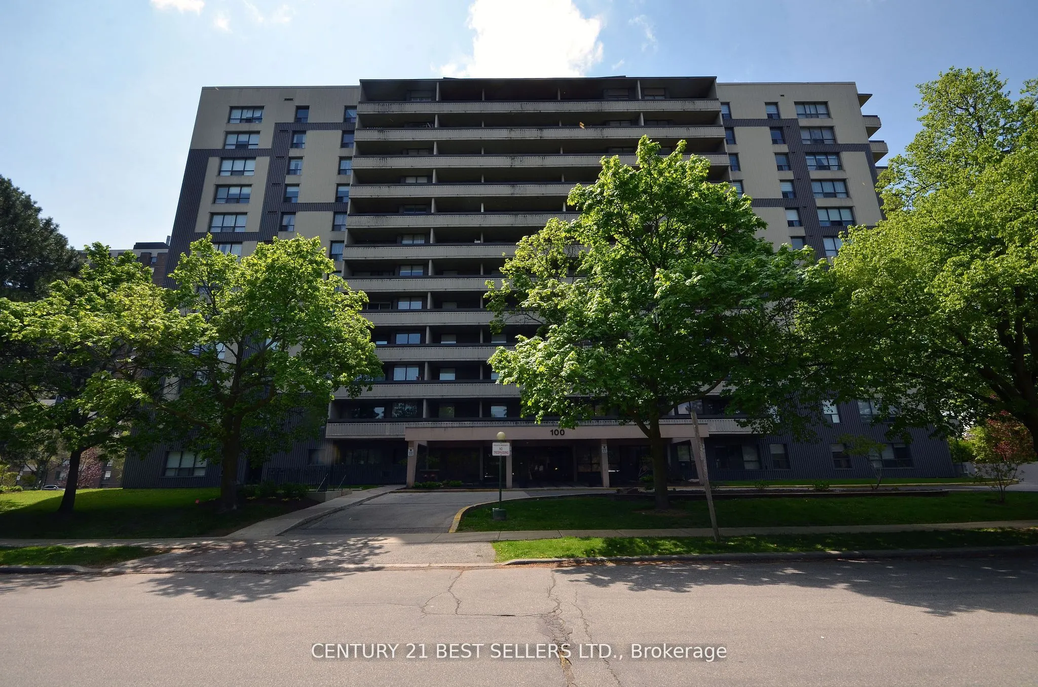 100 Canyon Avenue #302