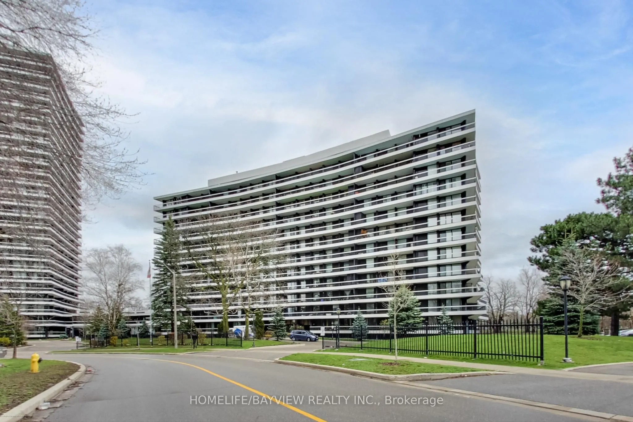 115 Antibes Drive, #806