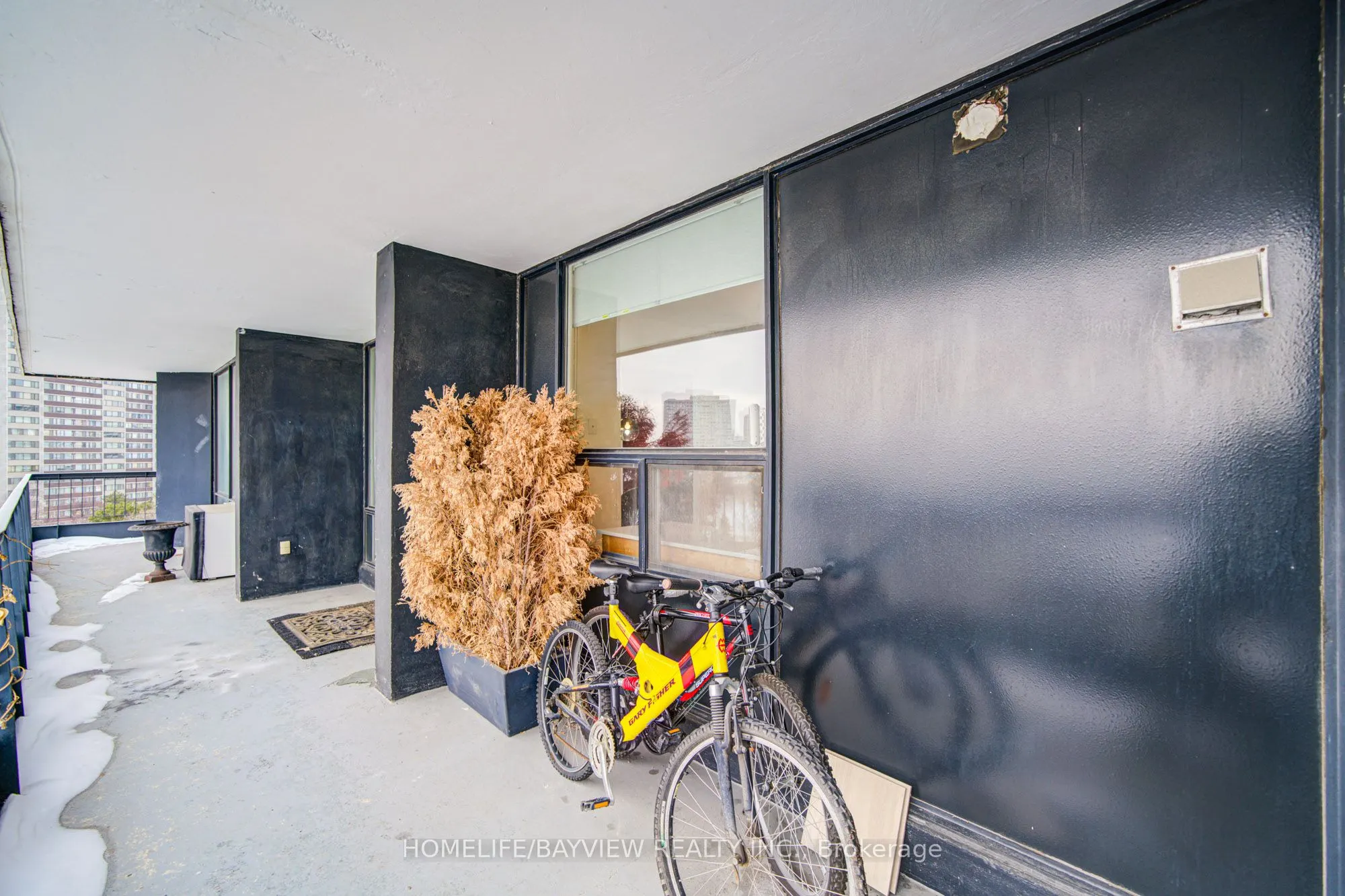 115 Antibes Drive, #806