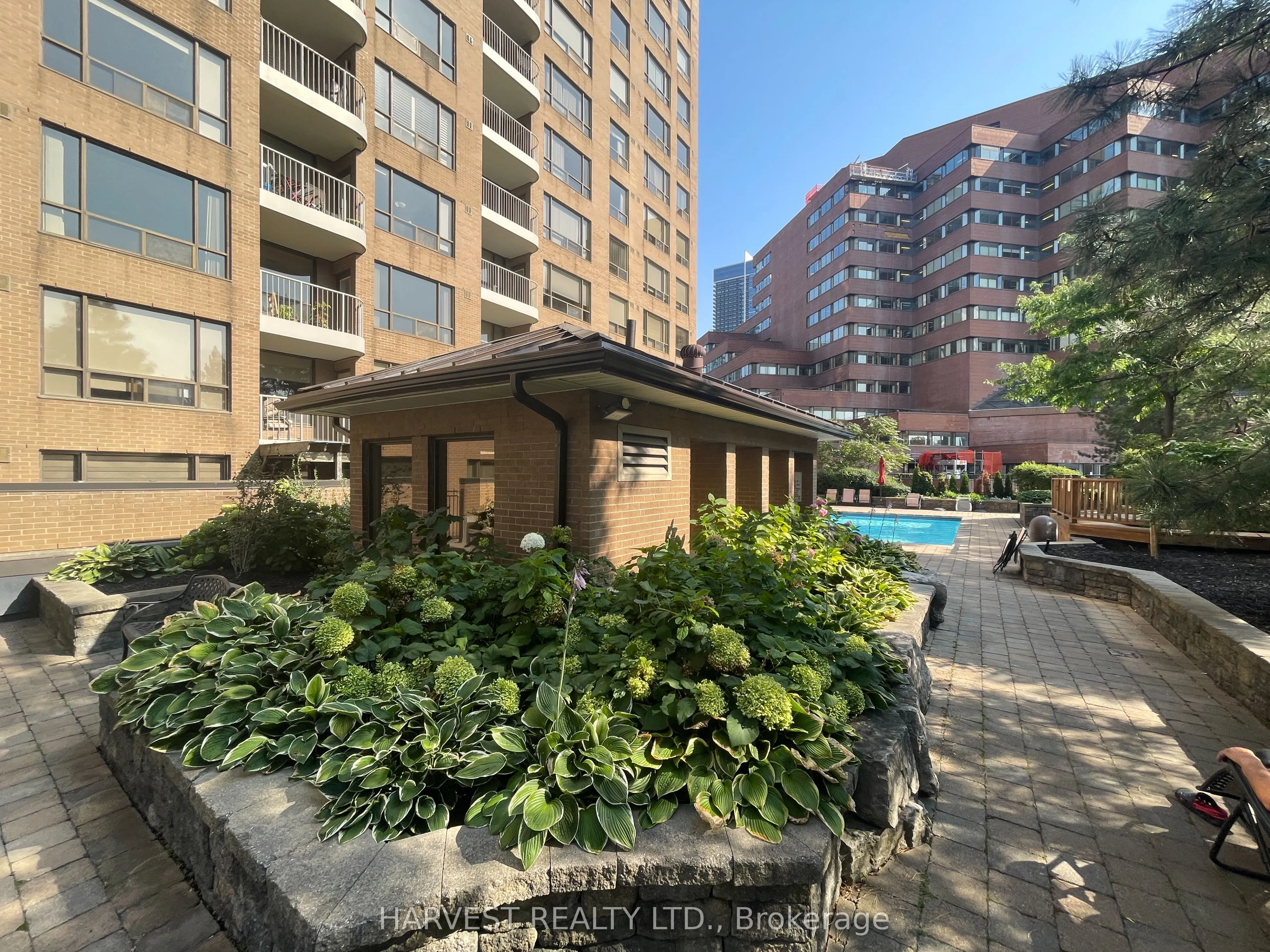 100 Upper Madison Avenue, #810