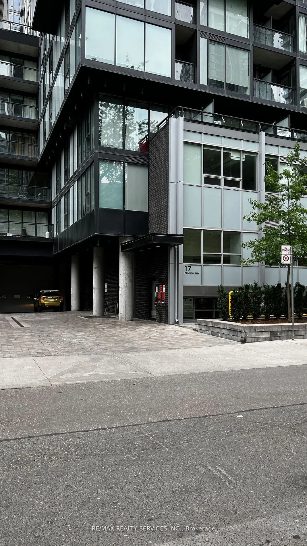 17 Dundonald Street, #408