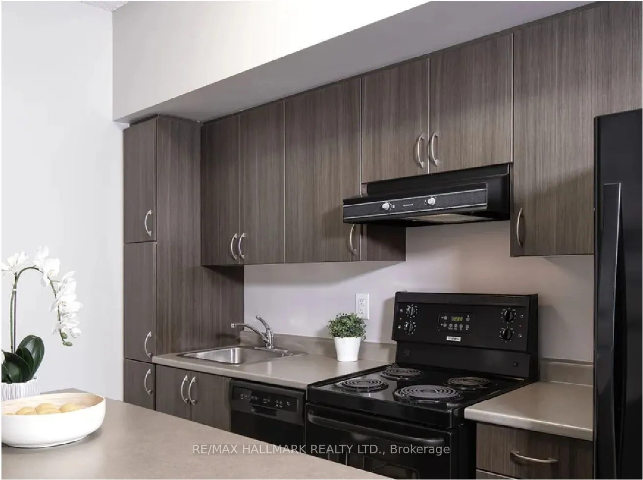 570 Bay Street, #1121