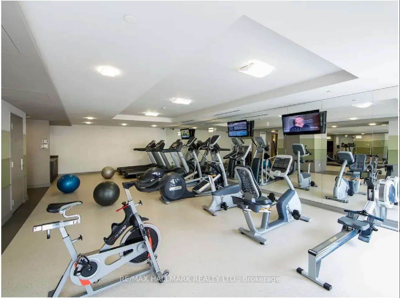 570 Bay Street, #1121