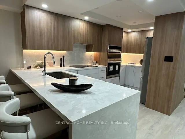 55 Skymark Drive, #605