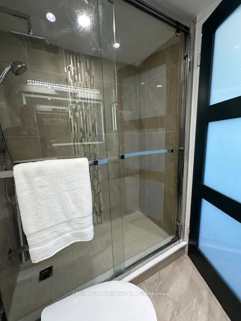 55 Skymark Drive, #605