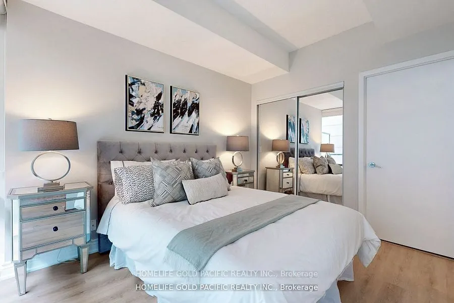 832 Bay Street, #1202