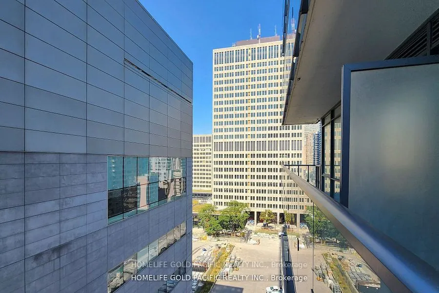832 Bay Street, #1202