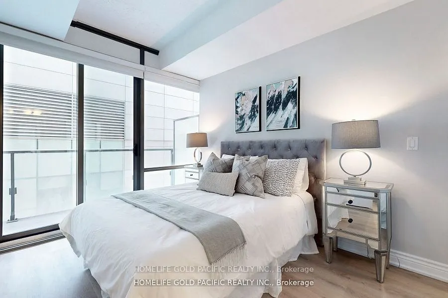 832 Bay Street, #1202