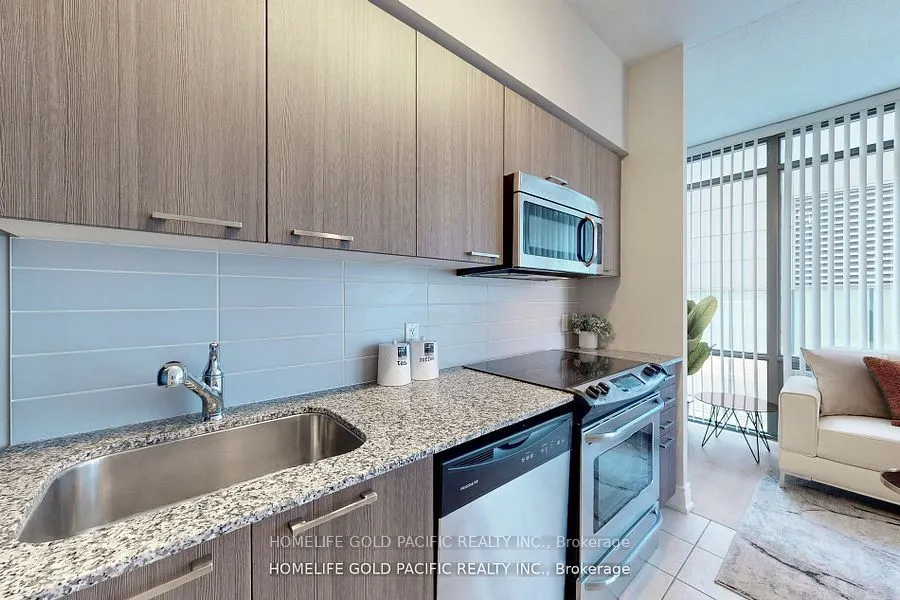 832 Bay Street, #1202
