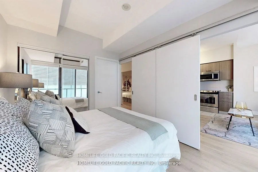 832 Bay Street, #1202