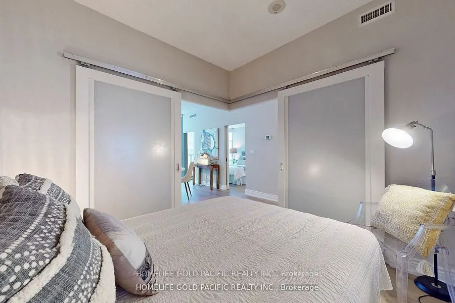 832 Bay Street, #1202
