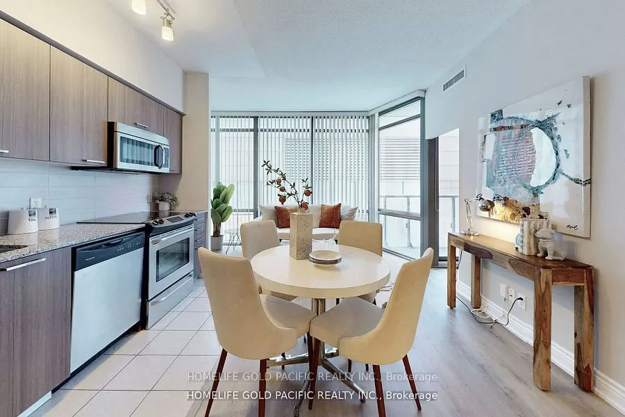 832 Bay Street, #1202