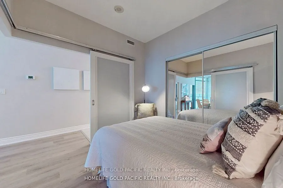 832 Bay Street, #1202