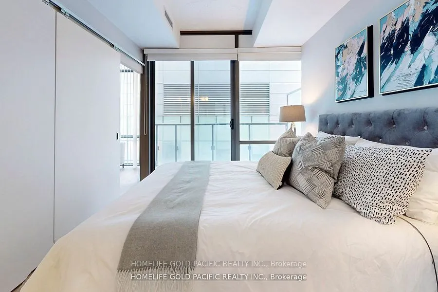 832 Bay Street, #1202
