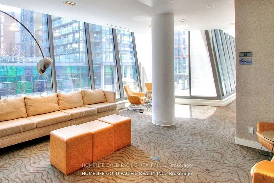 832 Bay Street, #1202