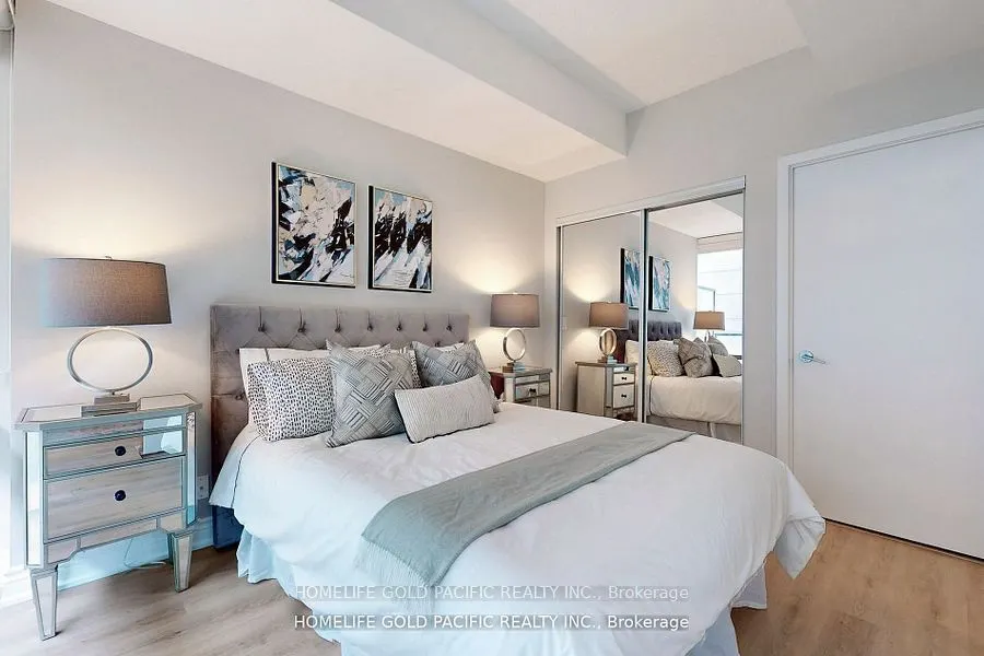 832 Bay Street, #1202