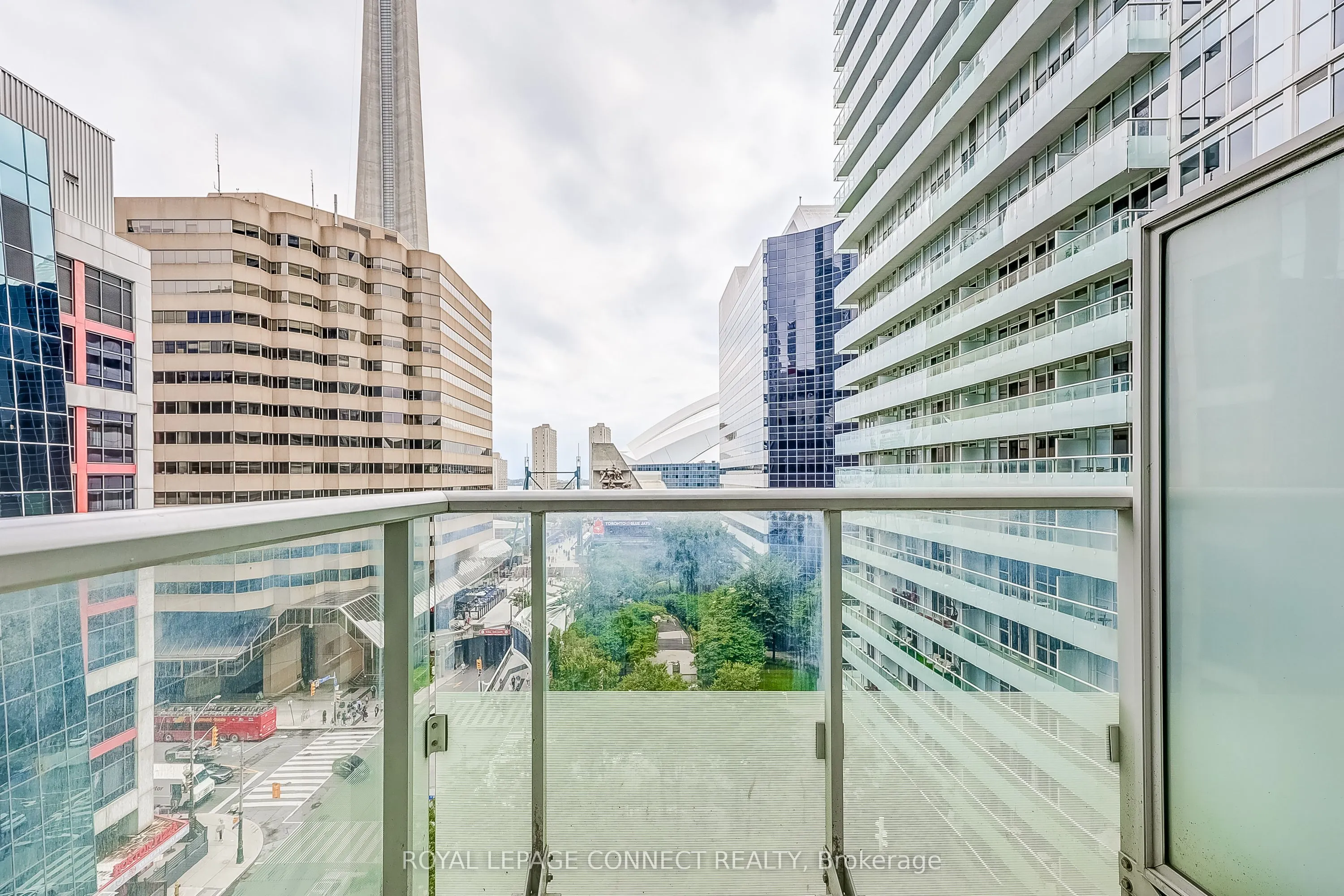 20 John Street, #922