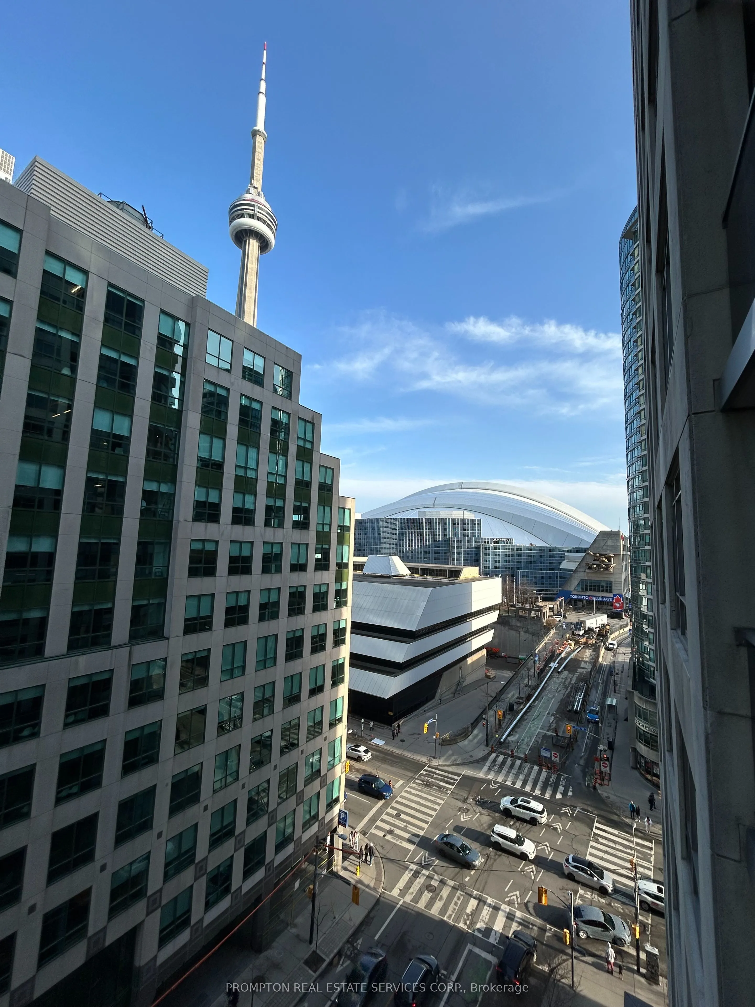 20 Blue Jays Way, #1110