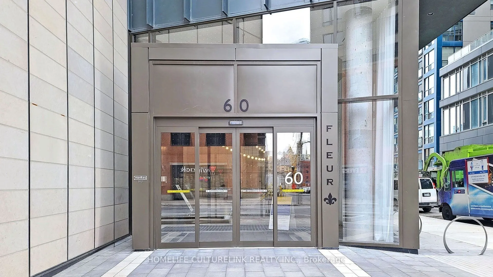 60 Shuter Street #908