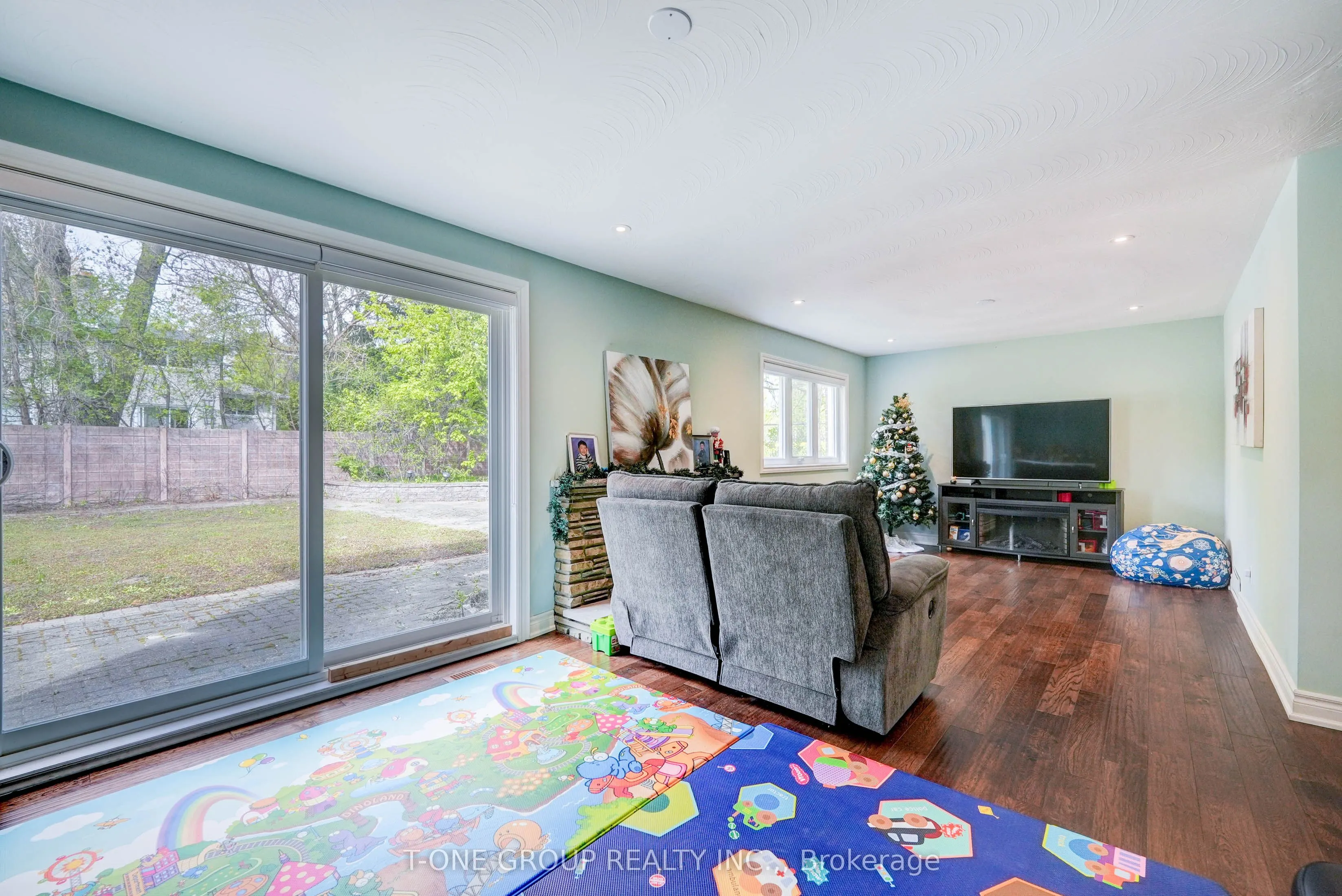 25 Greenyards Drive