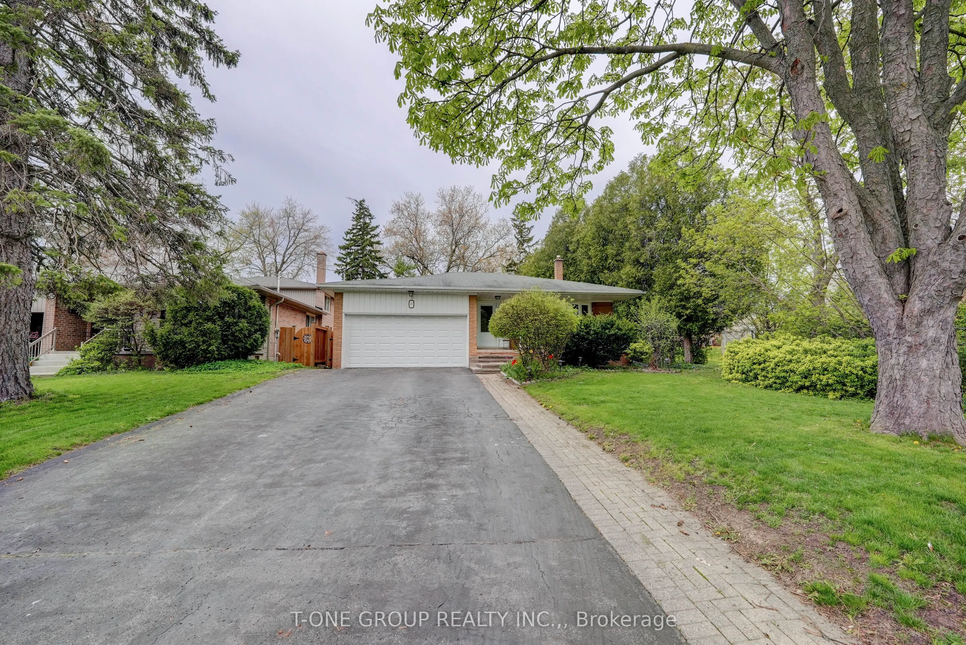 25 Greenyards Drive