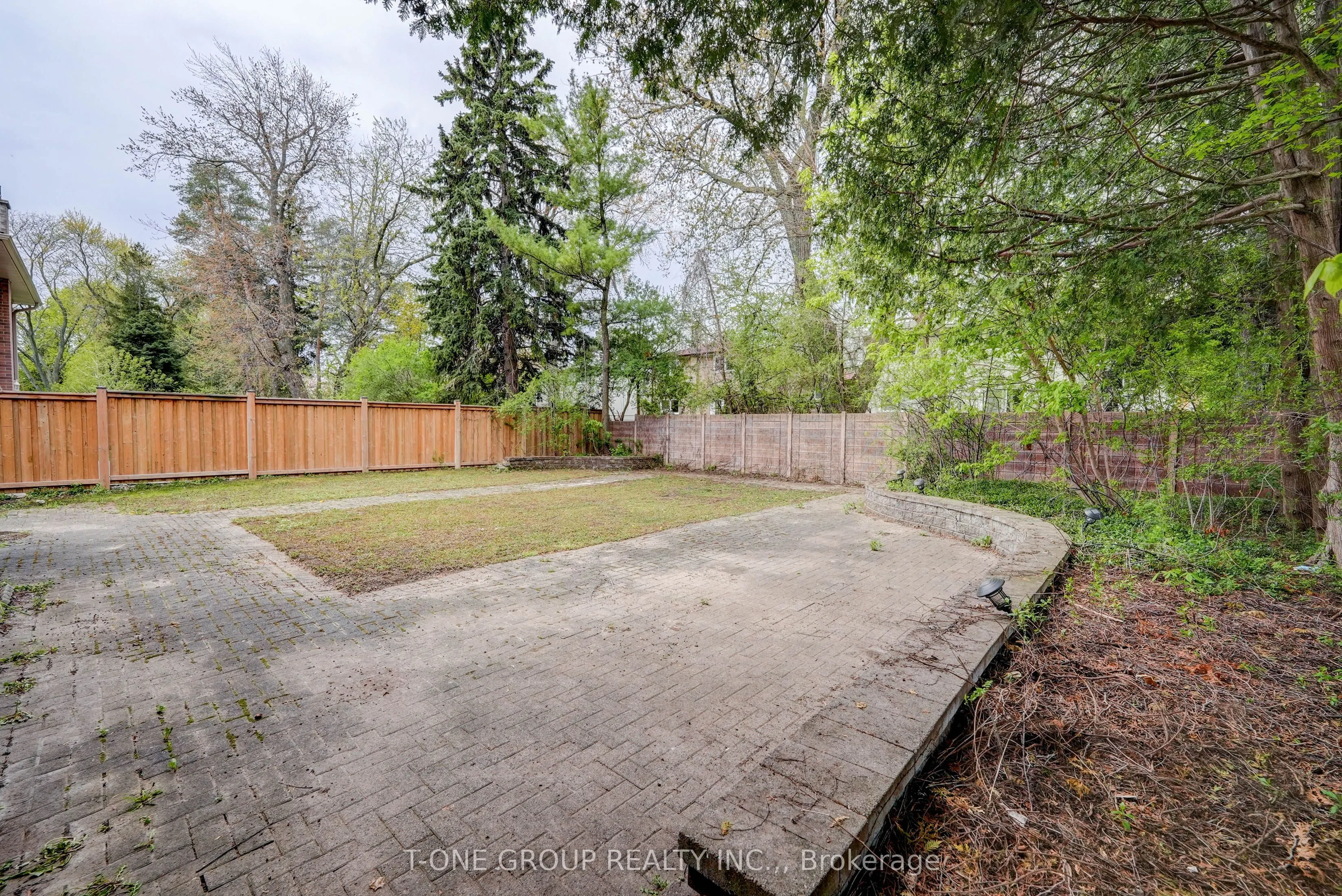 25 Greenyards Drive