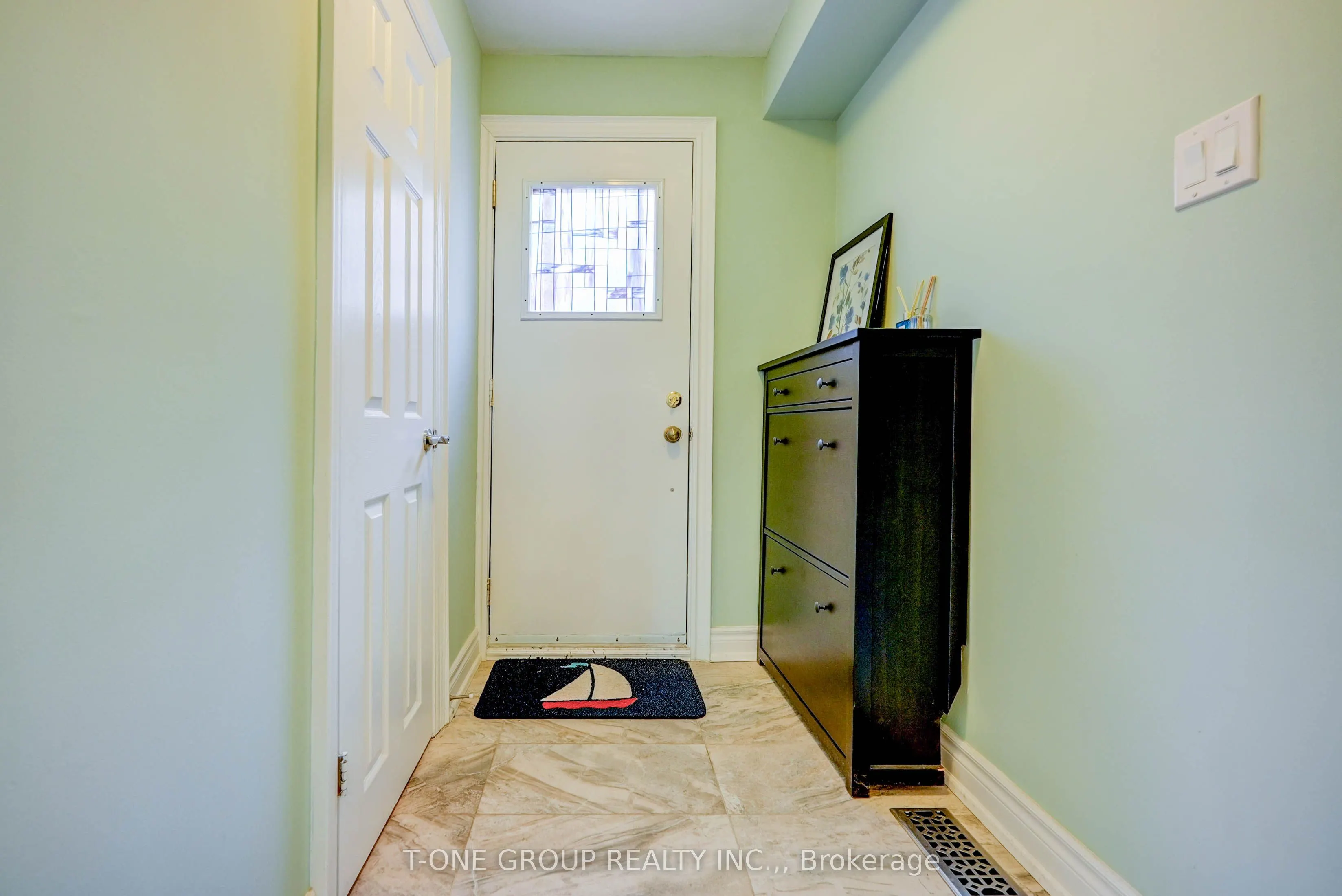 25 Greenyards Drive