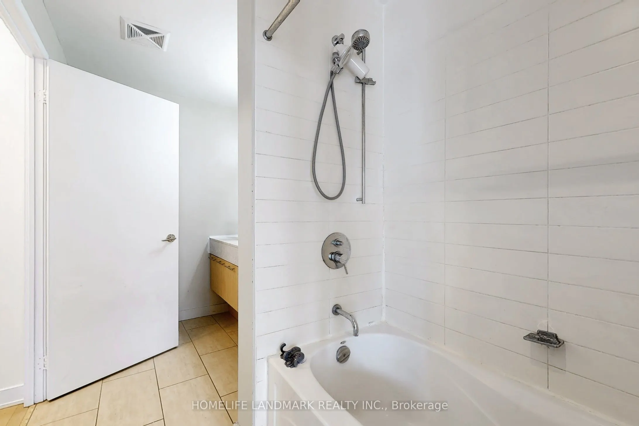 21 Nelson Street, #1001