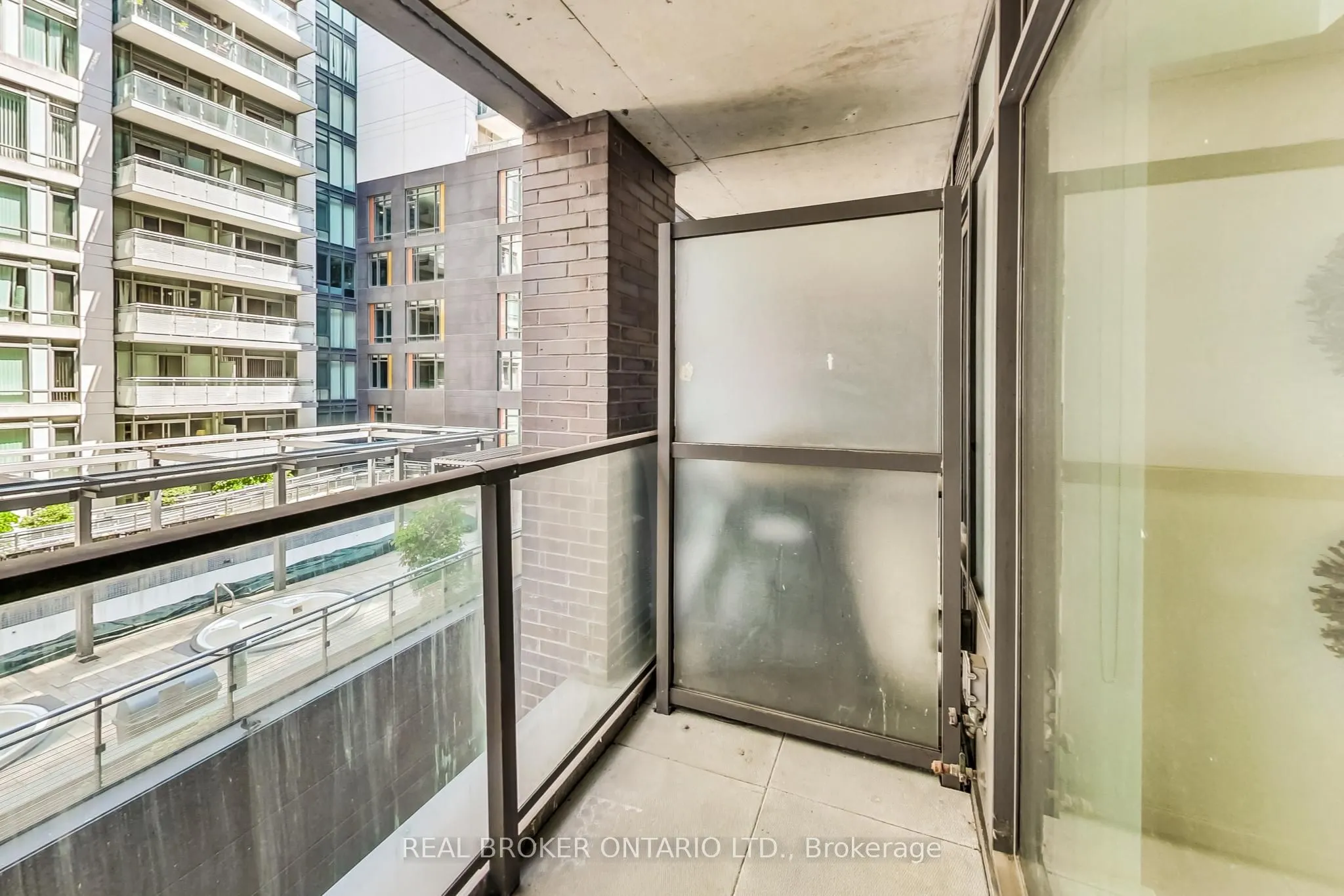 111 Bathurst Street, #320