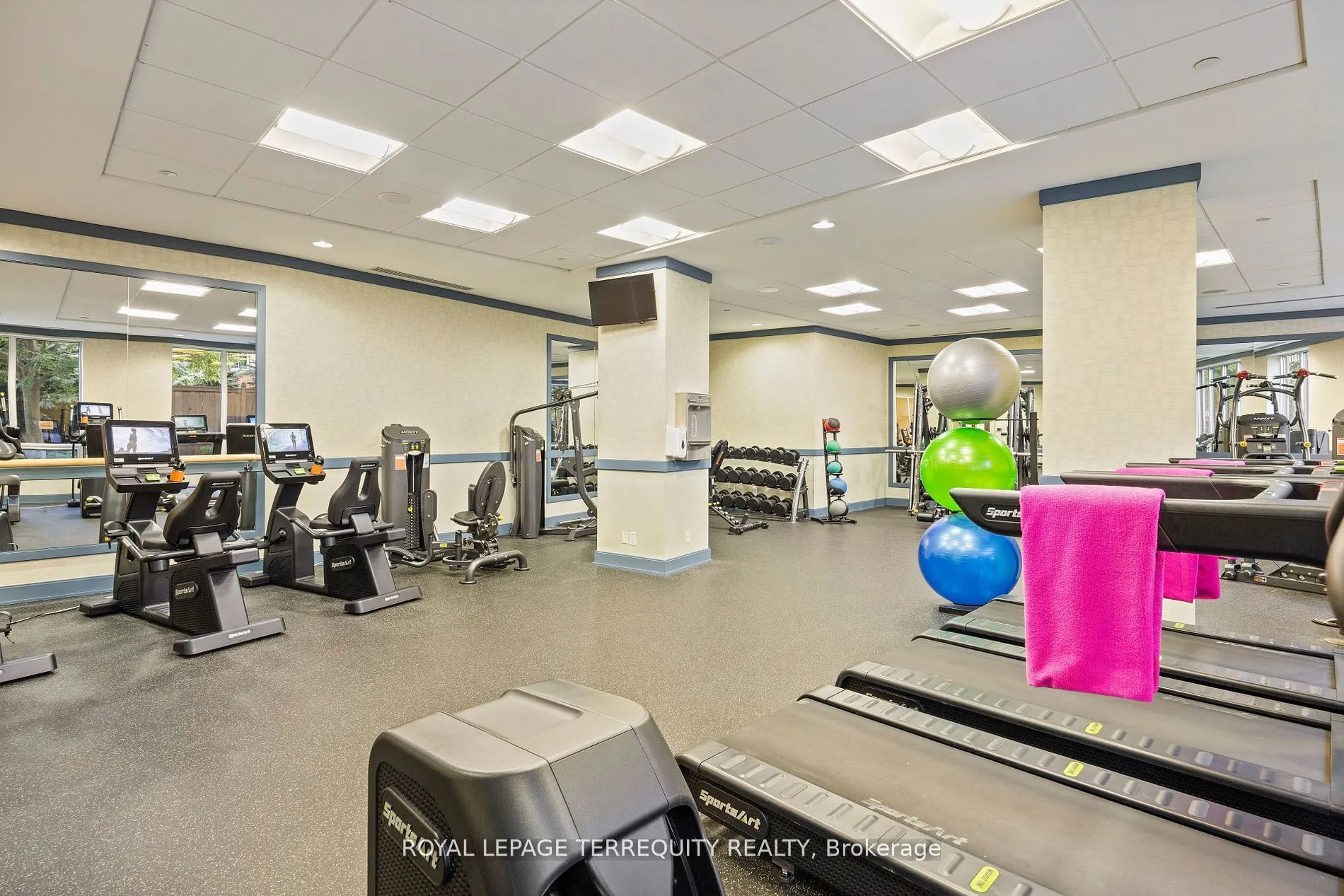 105 Harrison Garden Boulevard, #1510