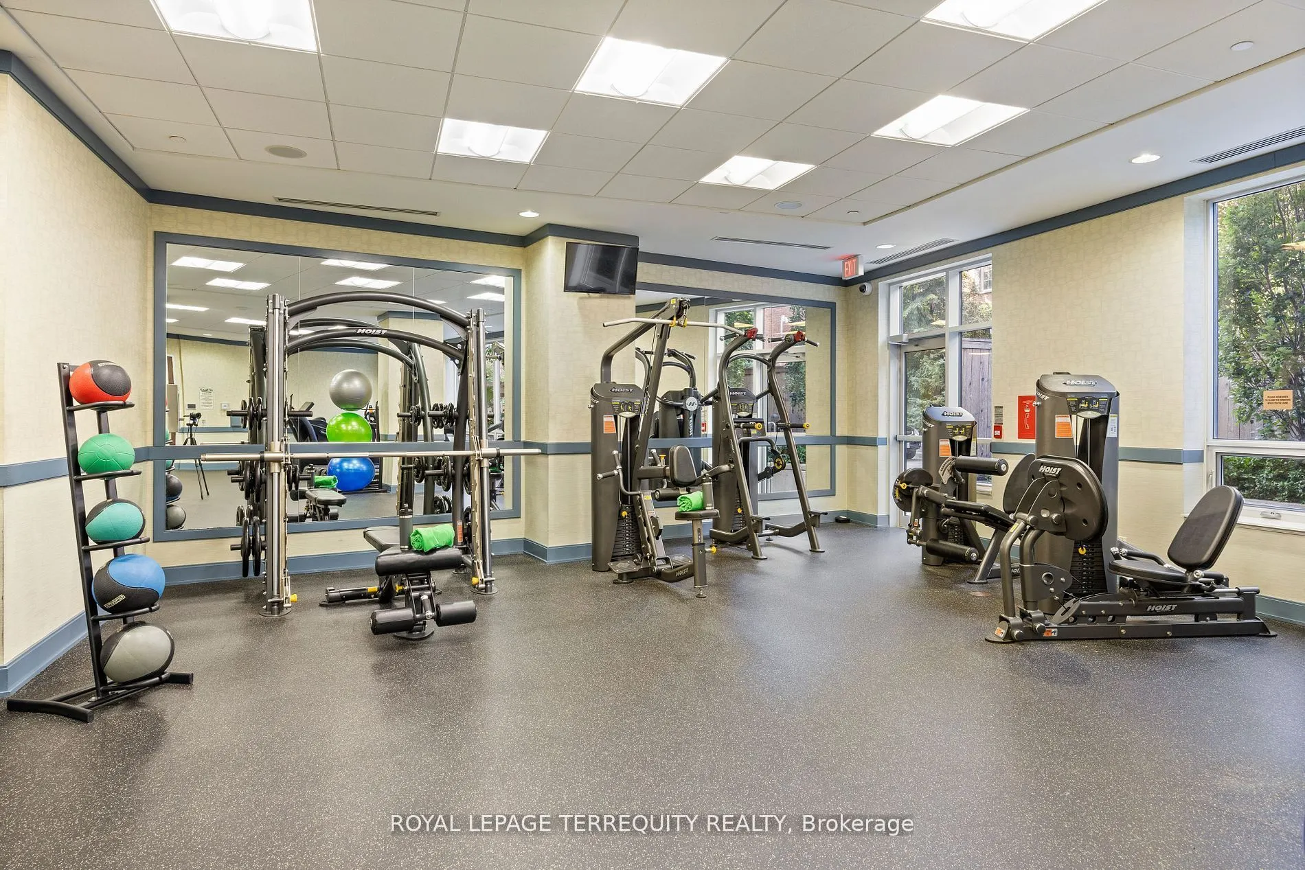 105 Harrison Garden Boulevard, #1510