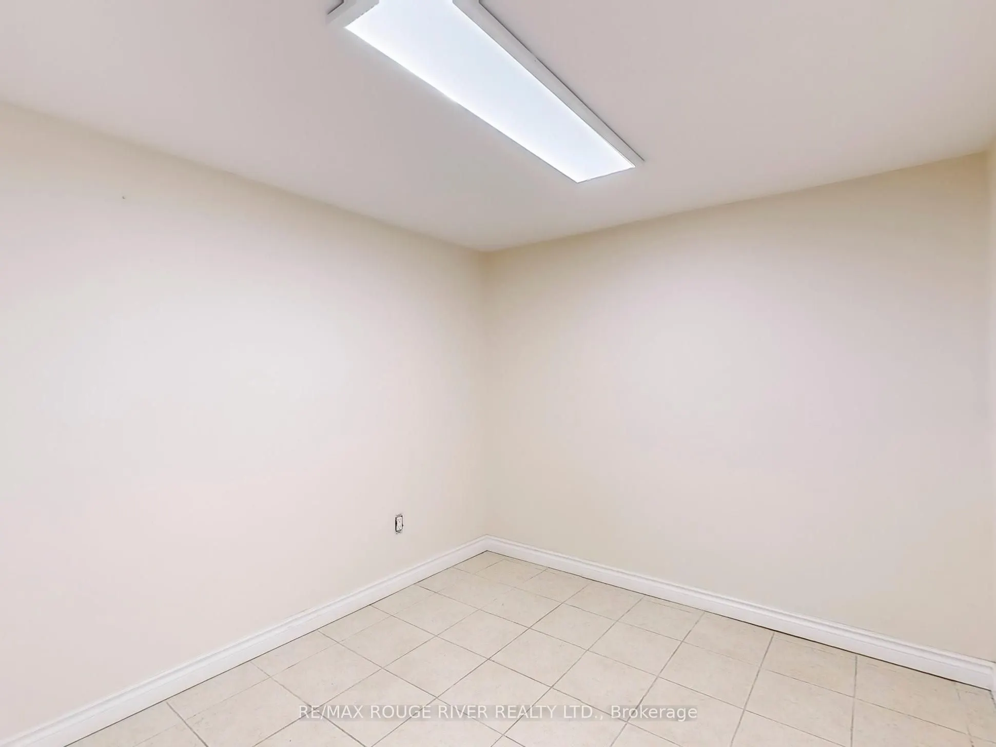 1556 Avenue Road