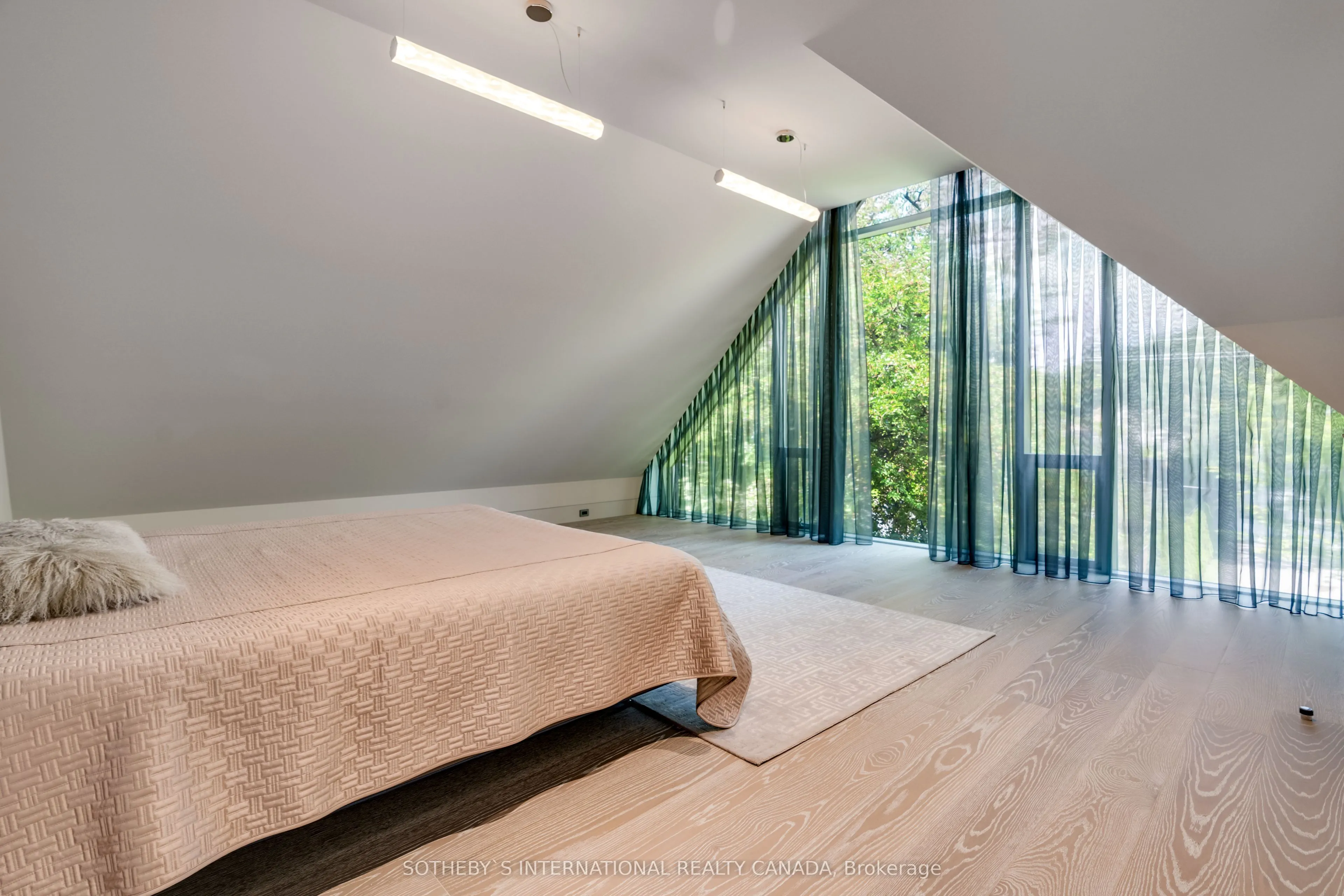 130 Riverview Drive