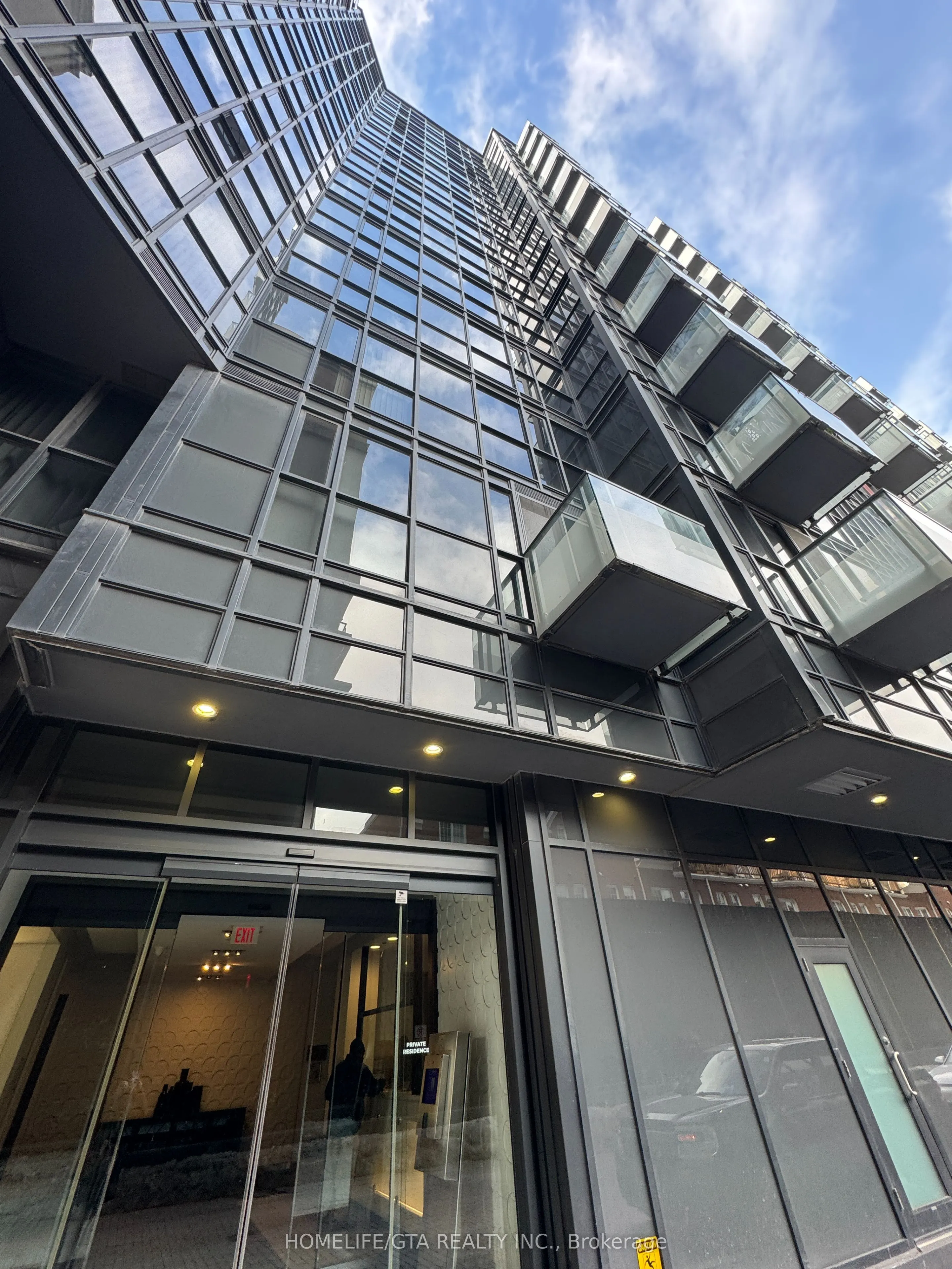 560 Front Street W, #1027