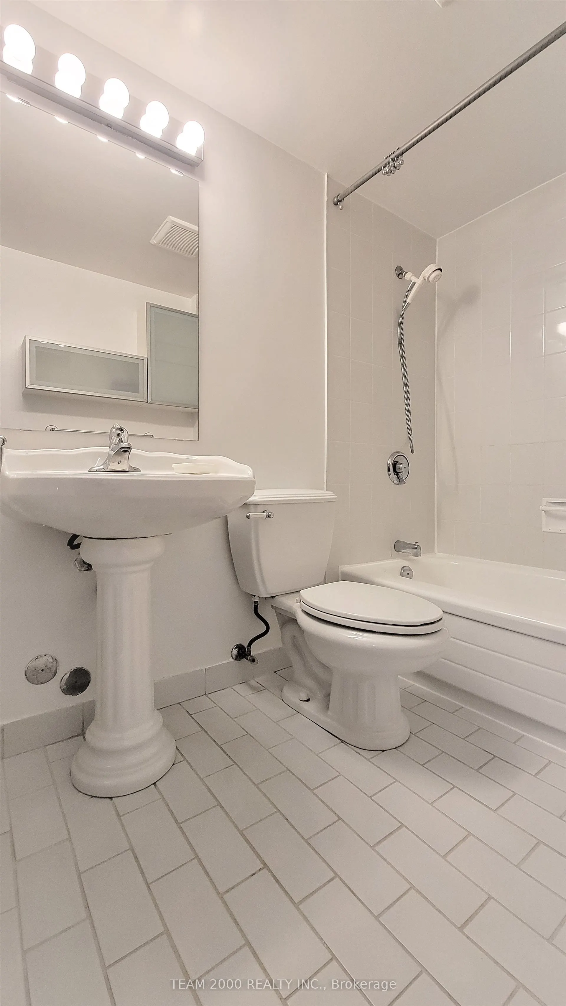 88 Charles Street E, #307