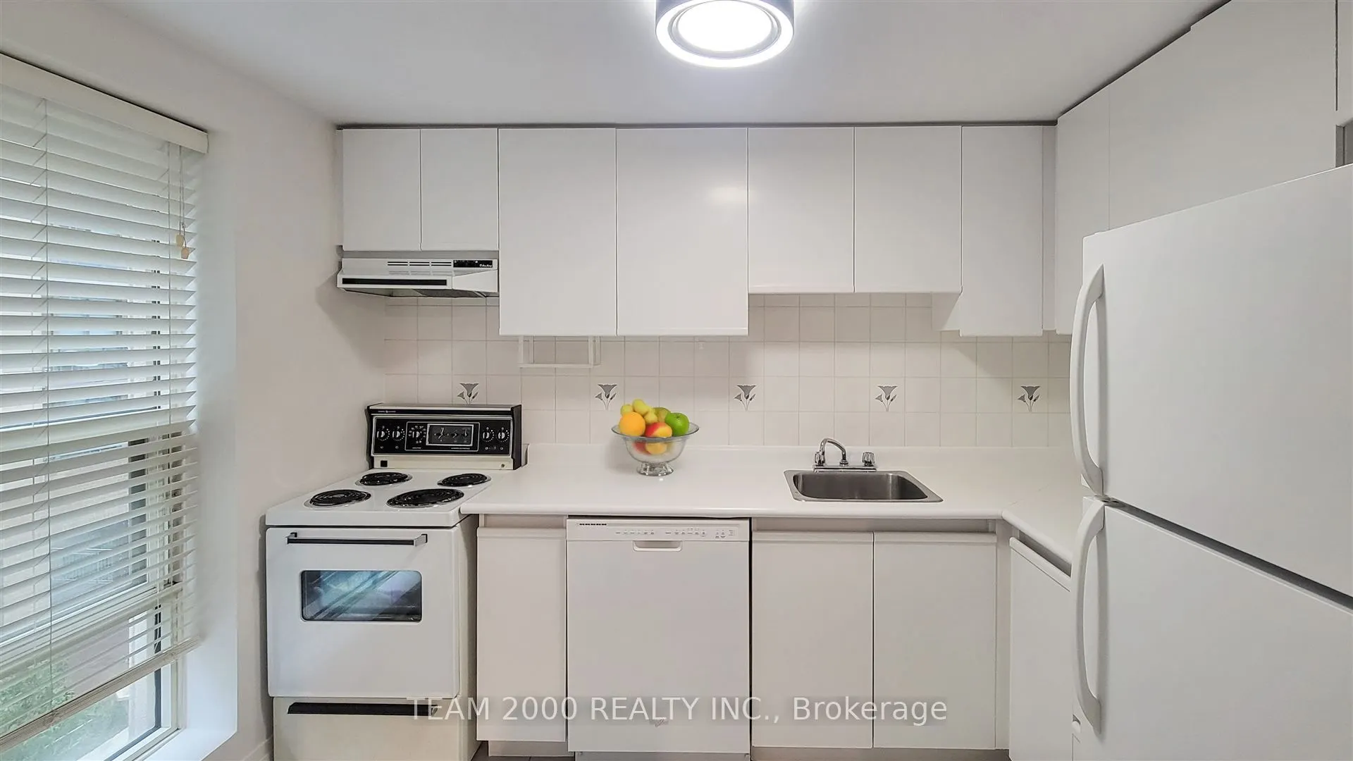 88 Charles Street E, #307