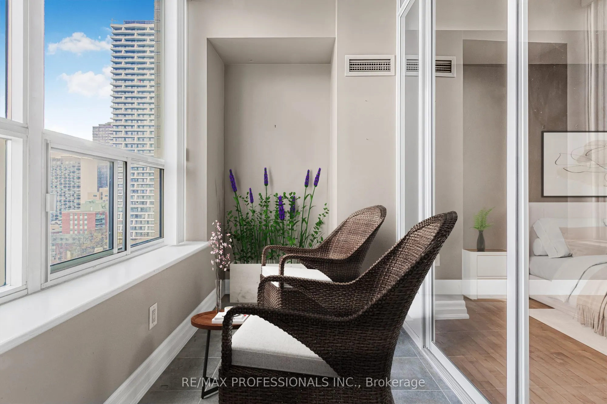 70 Alexander Street, #1007