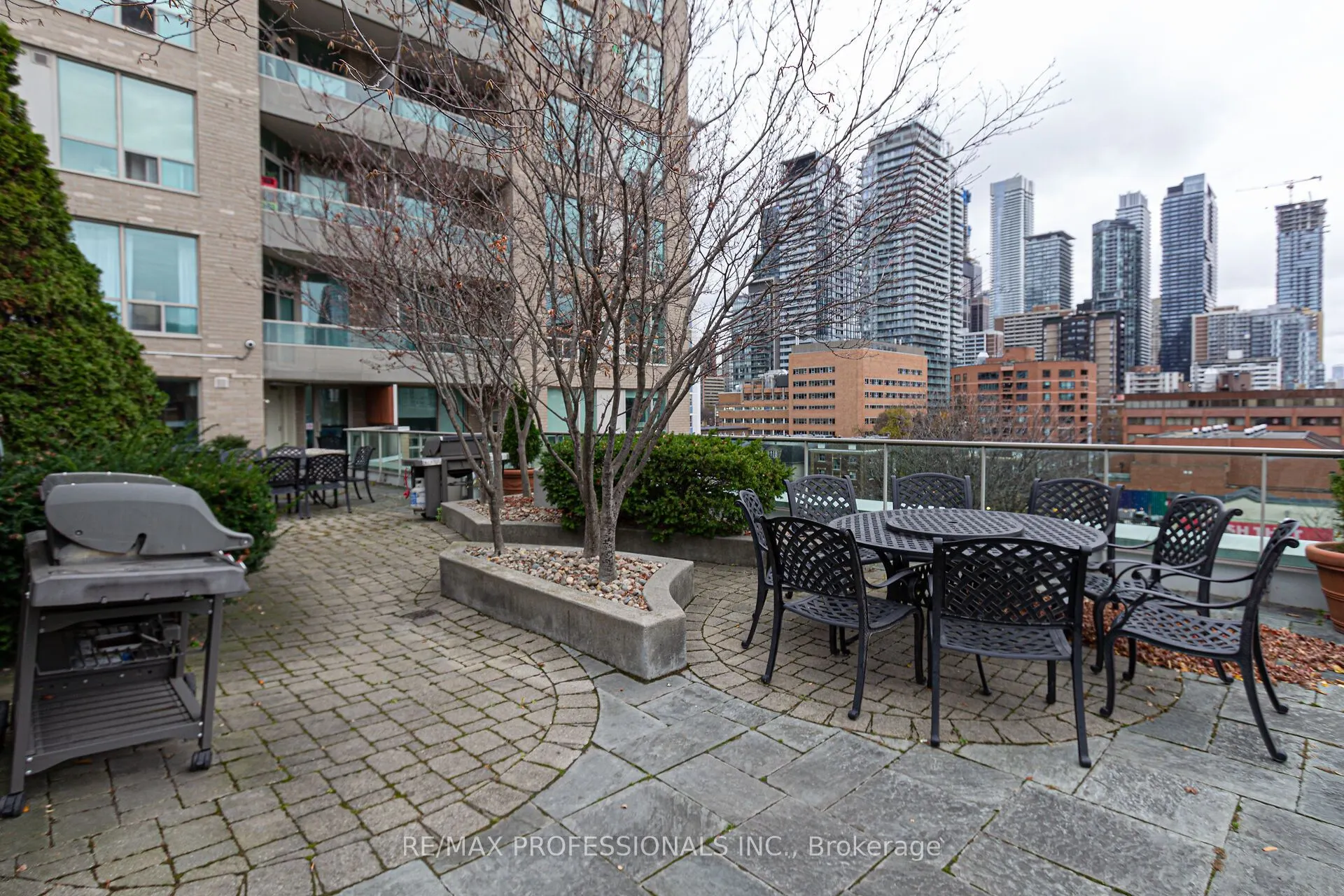 70 Alexander Street, #1007