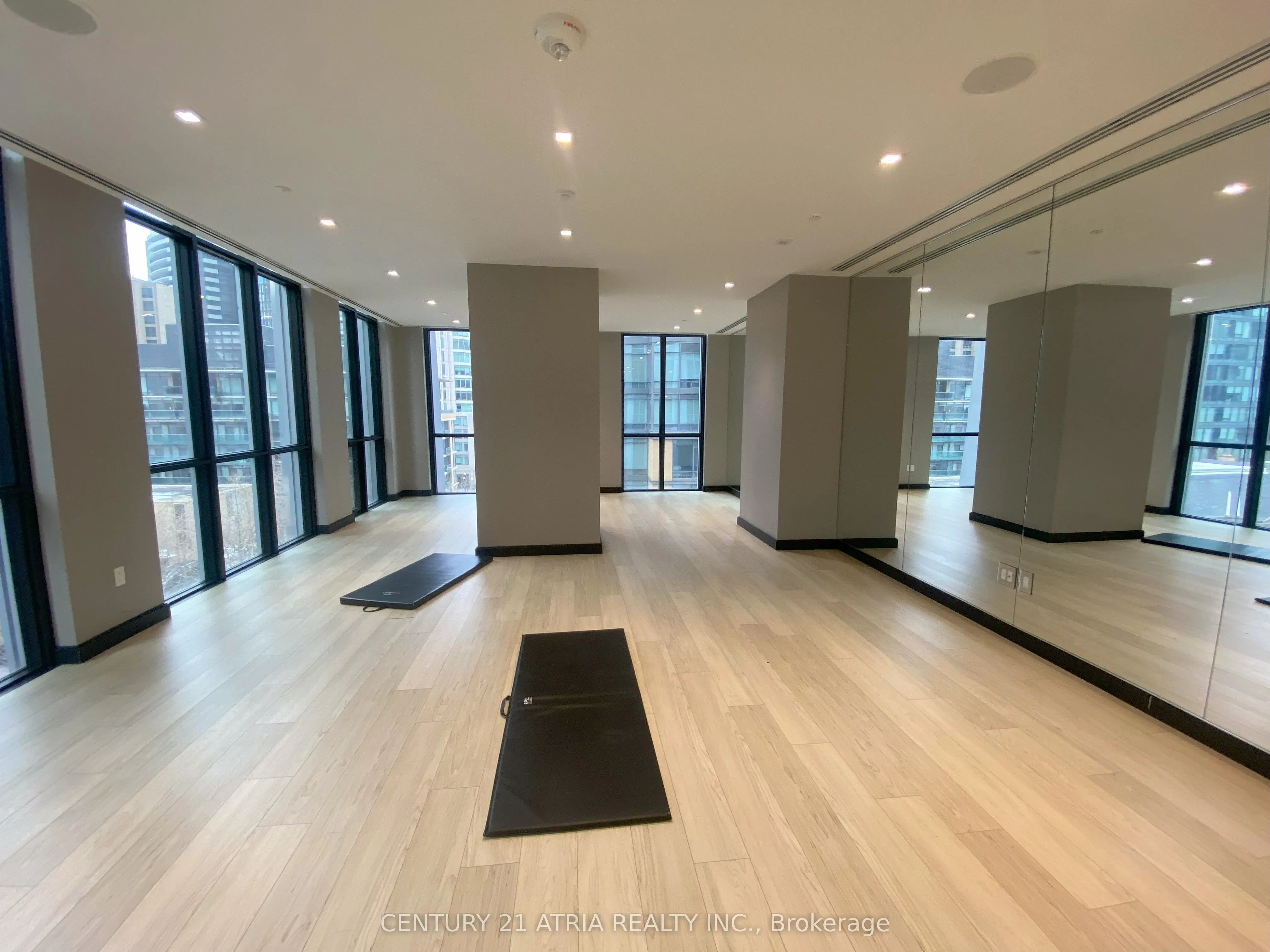 1 Yorkville Avenue, #2107