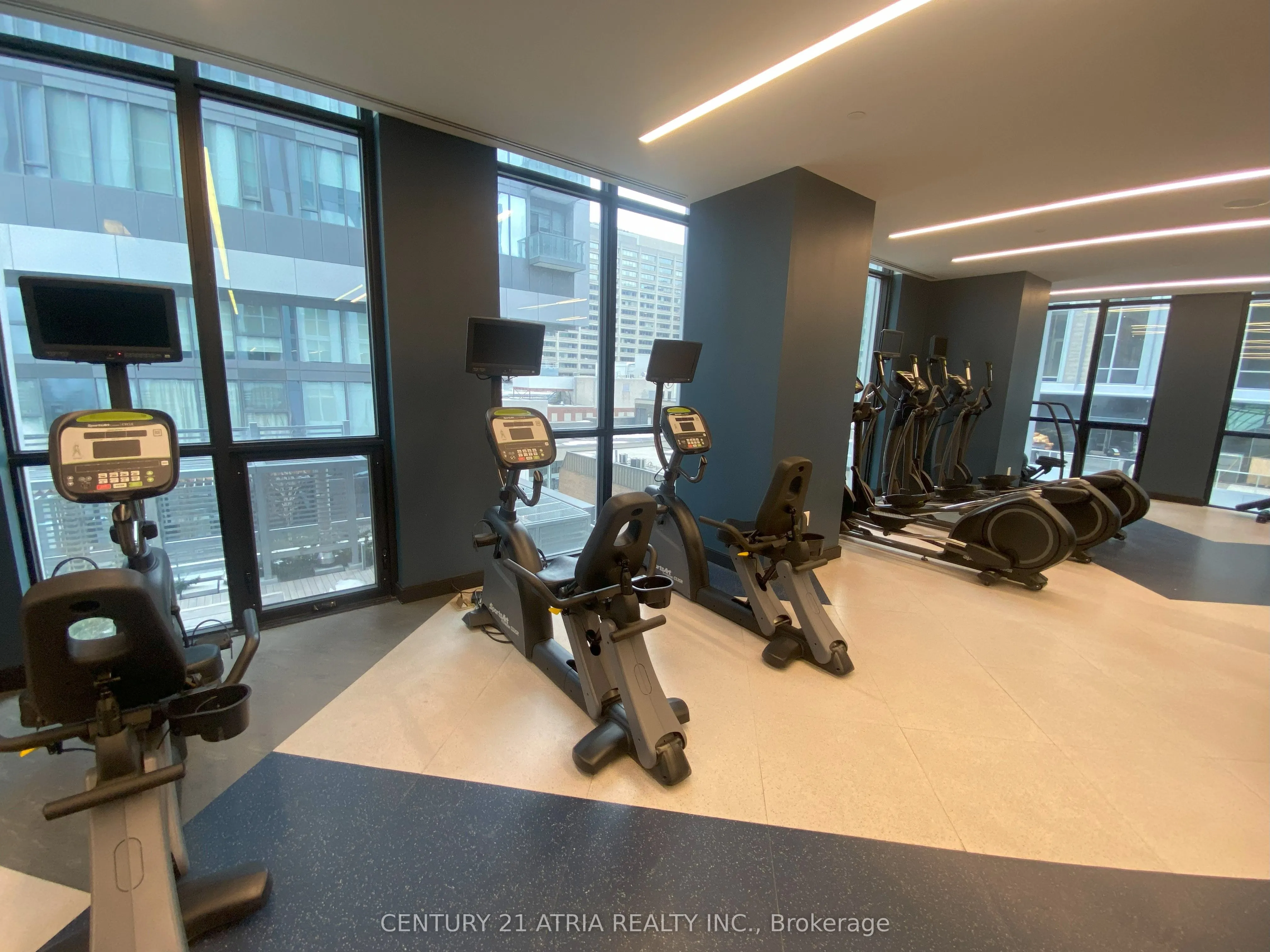 1 Yorkville Avenue, #2107