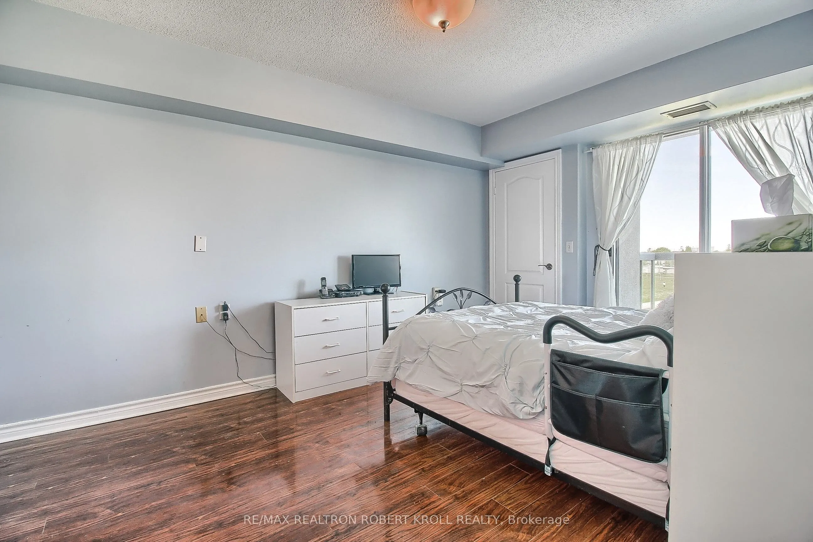 1030 Sheppard Avenue W, #402