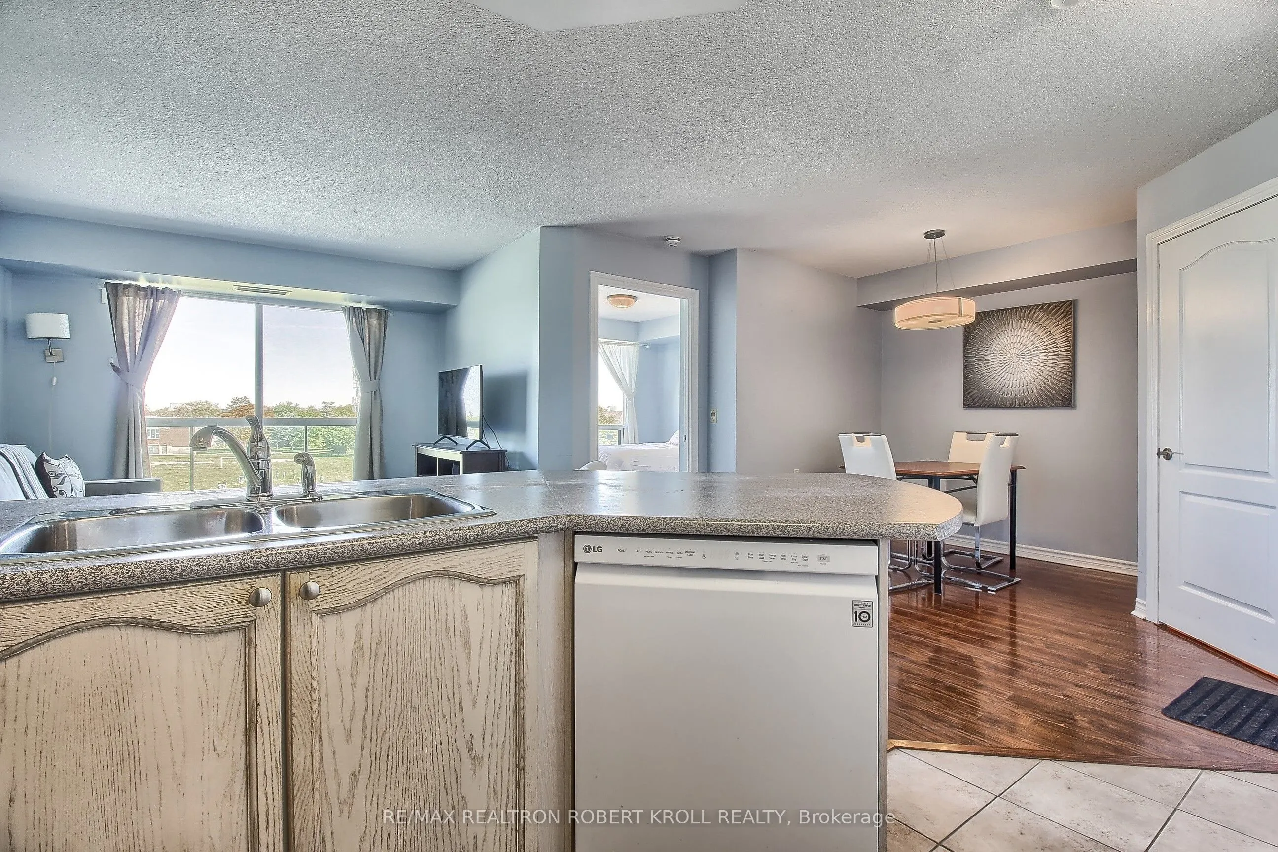 1030 Sheppard Avenue W, #402