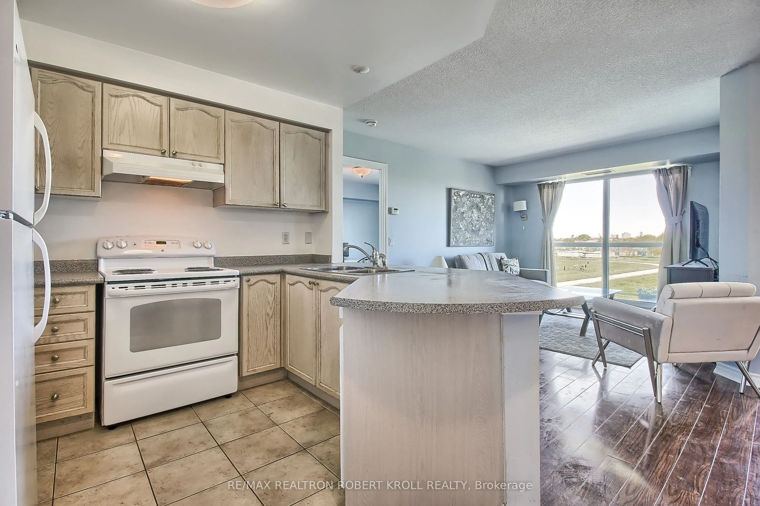 1030 Sheppard Avenue W, #402